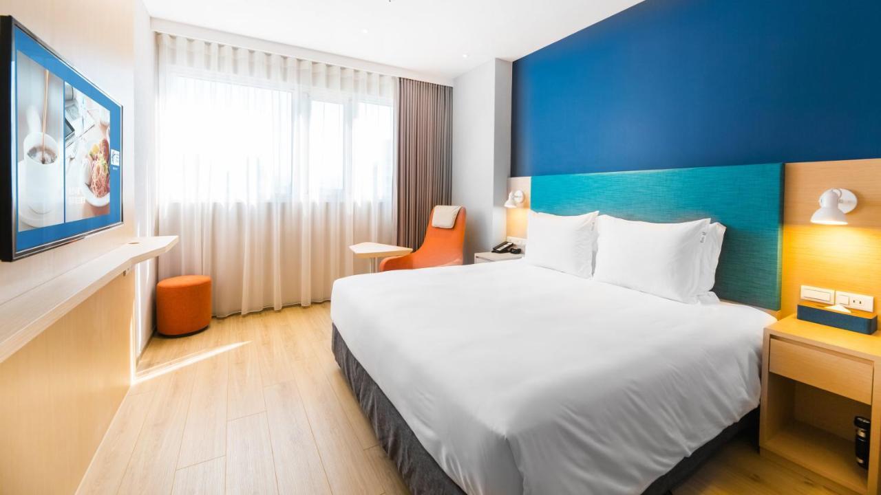 Holiday Inn Express Taichung Fengchia By Ihg Εξωτερικό φωτογραφία