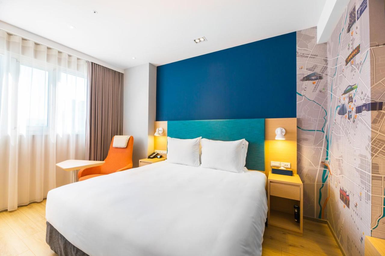 Holiday Inn Express Taichung Fengchia By Ihg Εξωτερικό φωτογραφία